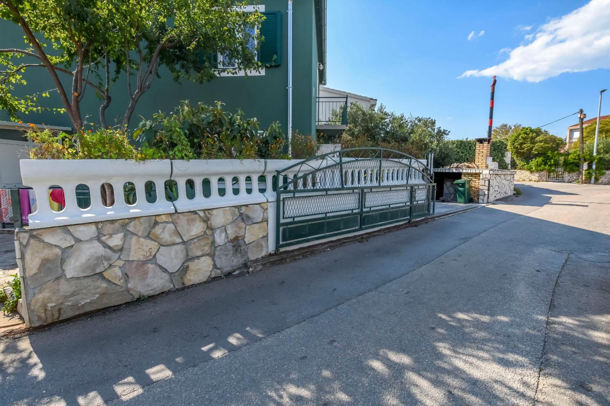 Apartments Luka Рогозница Екстериор снимка