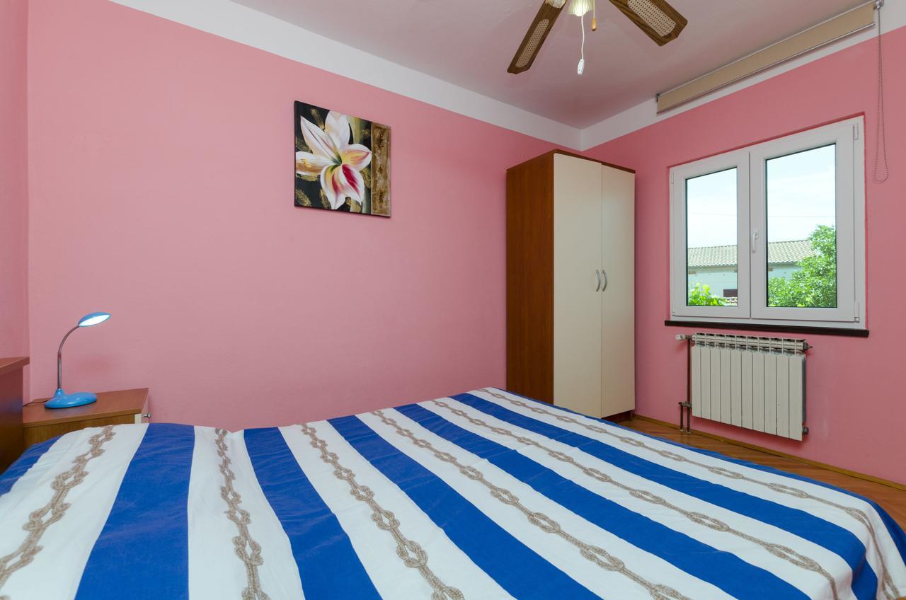 Apartments Luka Рогозница Екстериор снимка