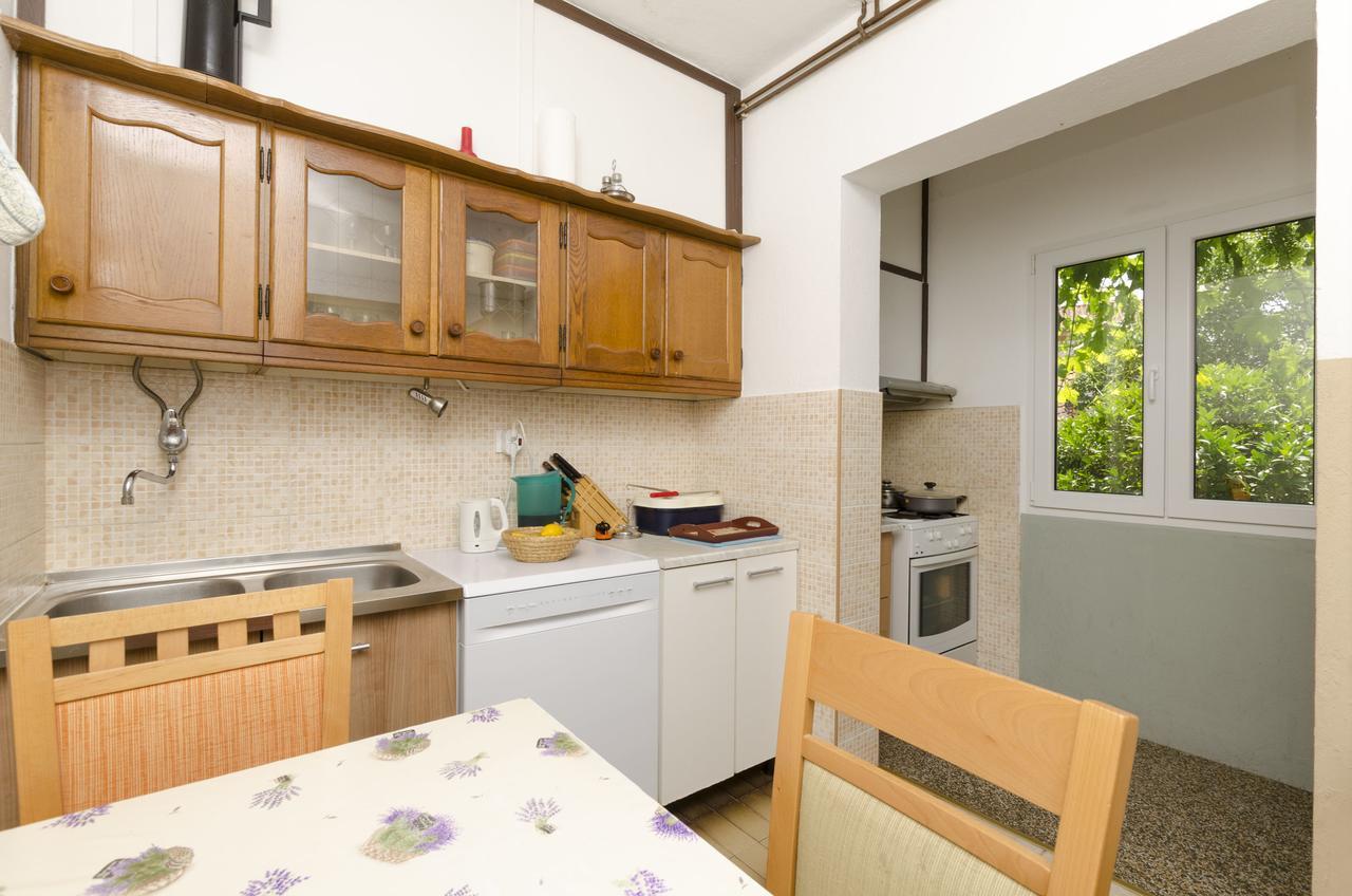 Apartments Luka Рогозница Екстериор снимка