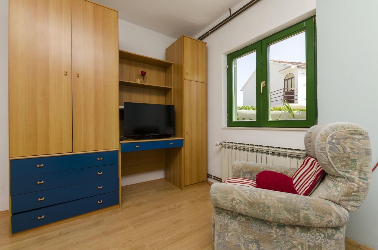 Apartments Luka Рогозница Екстериор снимка