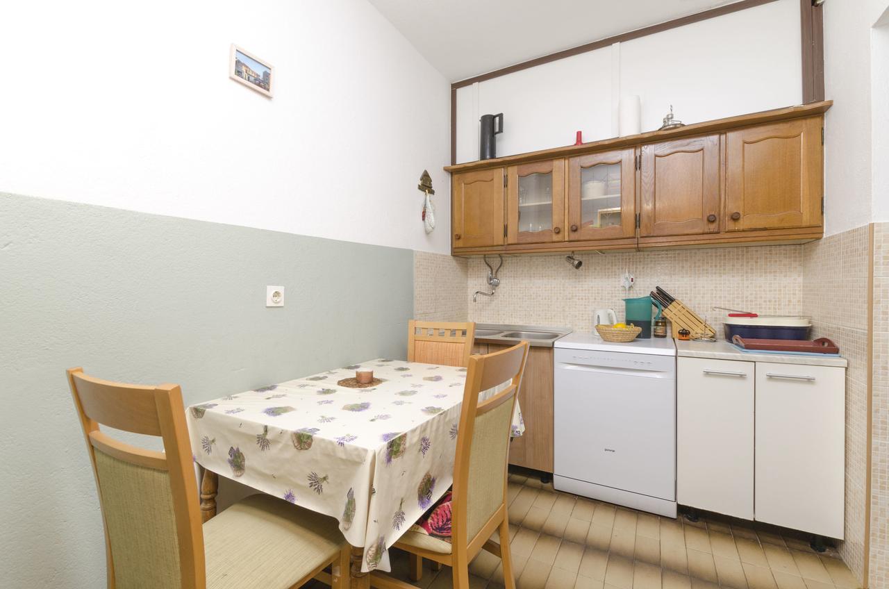 Apartments Luka Рогозница Екстериор снимка