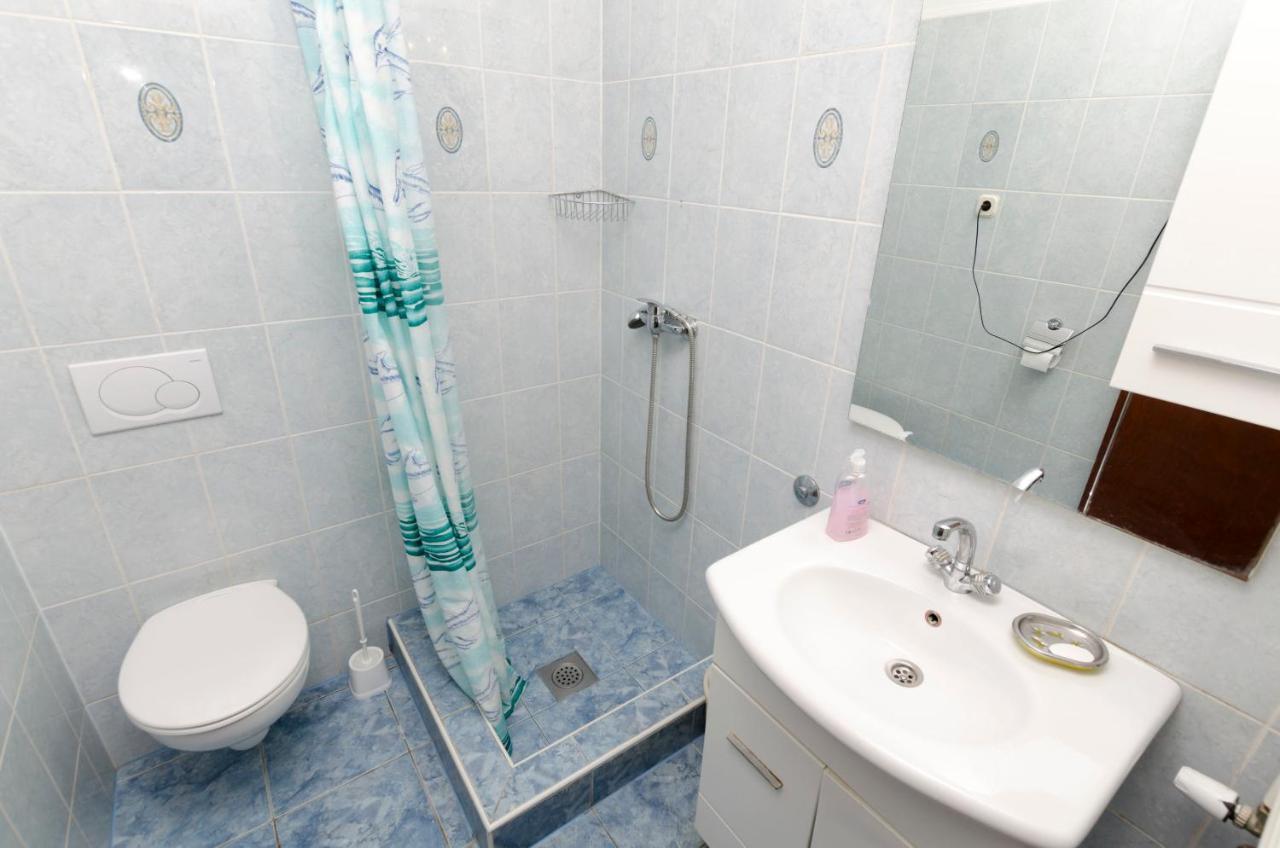 Apartments Luka Рогозница Екстериор снимка